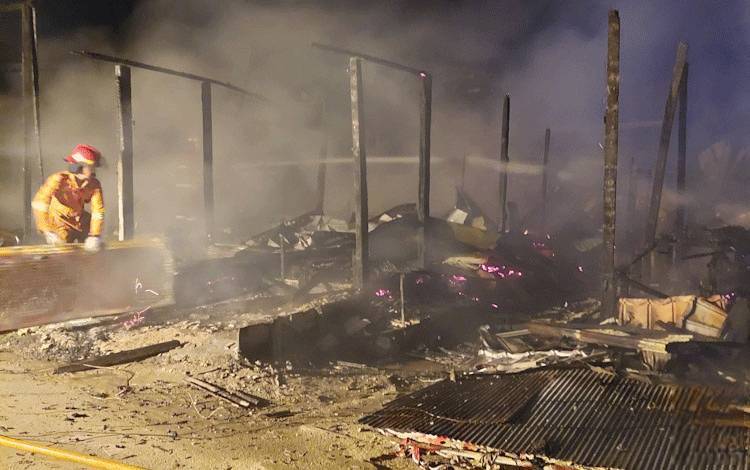 Lima Rumah Hangus Terbakar di Kelurahan Madurejo Pangkalan Bun
