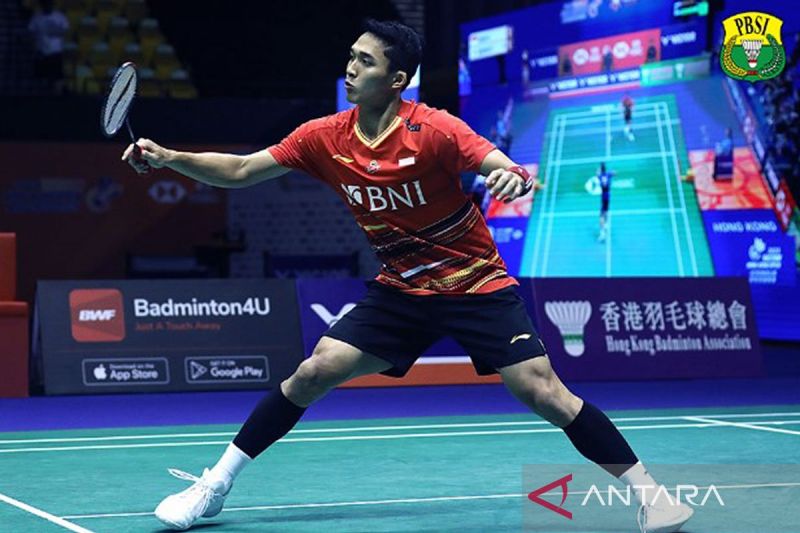 Pebulu tangkis tunggal putra Indonesia Jonatan Christie ketika menghadapi Kenta Nishimoto asal Jepang, Minggu (17/9/2023) pada turnamen Hong Kong Open 2023. ANTARA/Twitter/@INABadminton/pri.