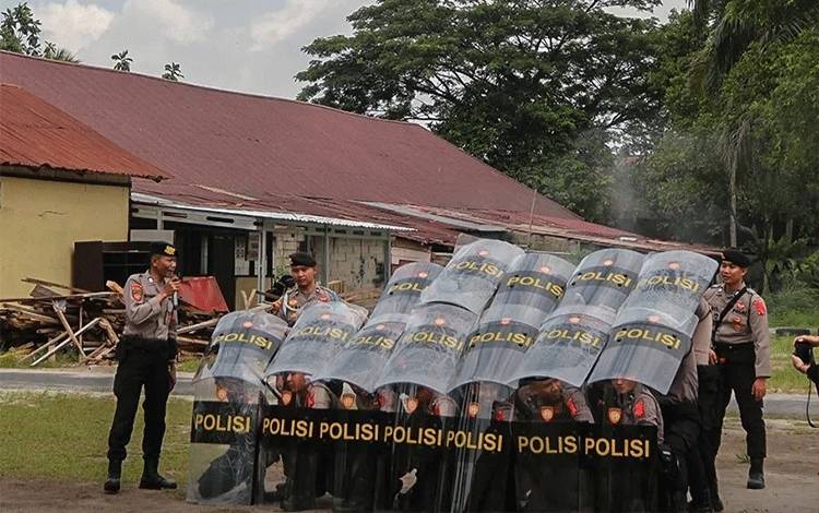Suasana latihan dalmas di Mako Ditsamapta Polda Kalteng (Foto : IST)