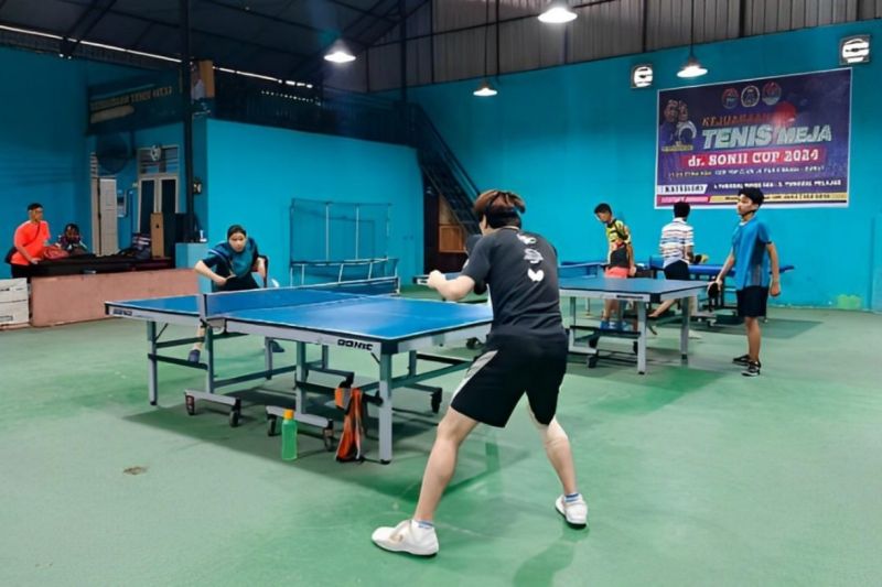 Atlet tenis meja Sumut sedang berlatih untuk persiapan menghadapi PON 2024 (ANTARA/HO)
