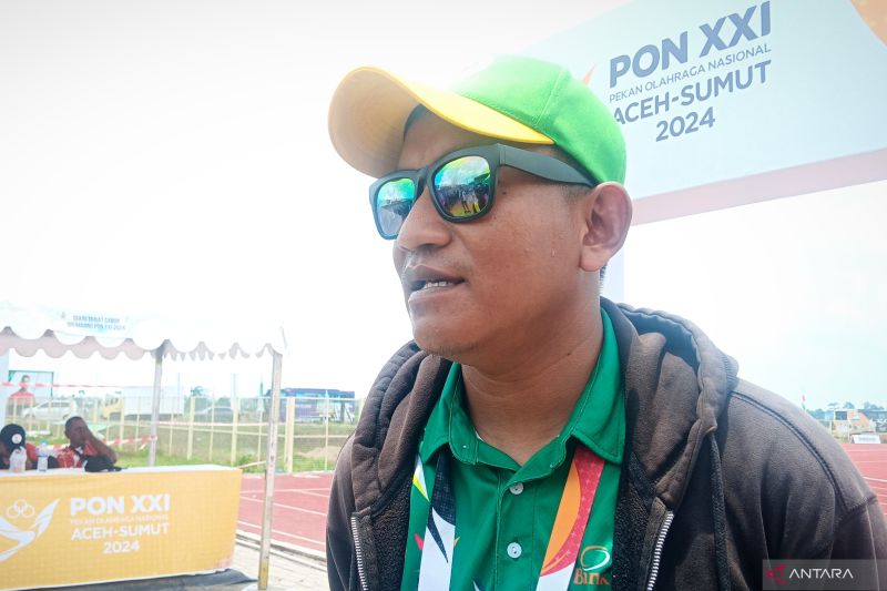Pelatih Tim Drum Band Sumatera Utara (Sumut) Novi Hardianto saat ditemui usai menghadiri Upacara Penghormatan Pemenang (UPP) Cabang Olahraga (Cabor) Drum Band di Stadion Madya Atletik, Kawasan Sumut Sport Center, Desa Sena, Batangkuis, Deli Serdang, Sumatera Utara, Minggu (8/9/2024). ANTARA/Tri Meilani Ameliya
