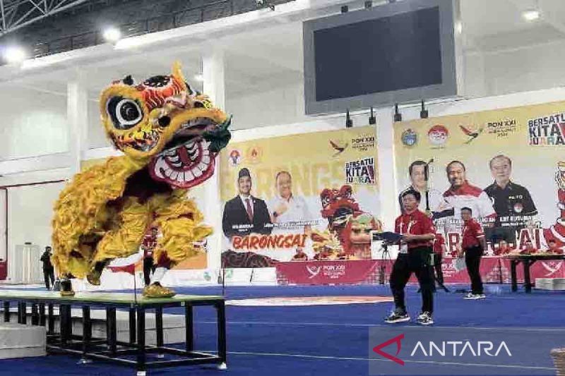 Penampilan cabang olahraga barongsai nomor Barongsai Kecepatan di Martial Arts Arena, Kompleks Sumut Sport Center, Deli Serdang, Sumatera Utara, Minggu (8/9/2024). ANTARA/Harianto