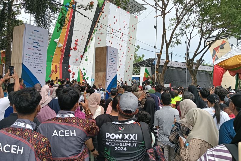 Ratusan Penonton Meriahkan Final Panjat Tebing PON XXI Aceh