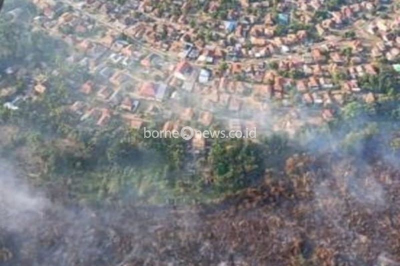 Kebakaran hutan dan lahan (karhutla) di Desa Suka Maju, Kecamatan Sungai Rotan, Muara Enim, Sumsel, Sabtu (7/9/2024). (ANTARA/HO/BPBD Sumsel)