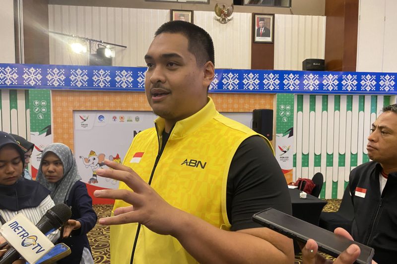 Menteri Pemuda dan Olahraga Dito Ariotedjo saat temu media di Media Center PON XXI Aceh, Banda Aceh, Minggu (8/9/2024). (ANTARA/Rizka Khaerunnisa)