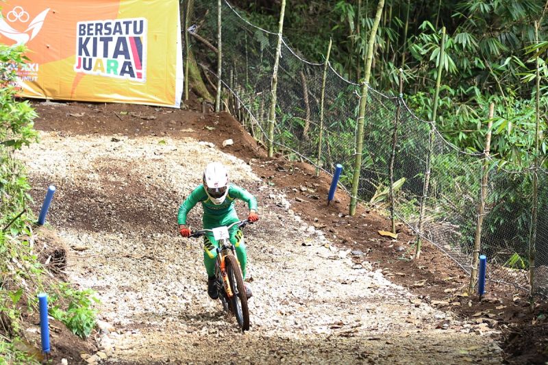 Jawa Timur Dominasi Seeding Run Balap Sepeda PON XXI 2024