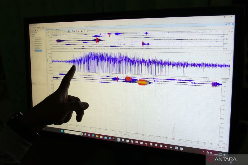 Aktivitas Gunung Lewotobi Laki-laki Tinggi, Masyarakat Diimbau Waspada