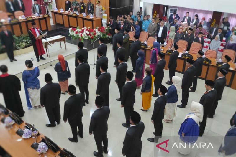 Pengukuhan 35 Anggota DPRD Kota Palu untuk Periode 2024-2029