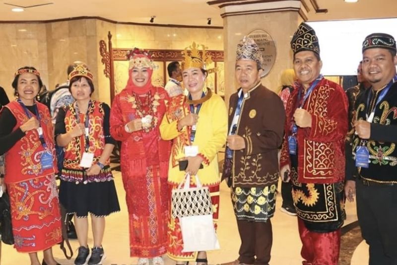Penjabat (Pj) Bupati Tapin Provinsi Kalimantan Selatan (Kalsel) M Syarifuddin (ketiga kanan) dan jajaran saat menghadiri rapat koordinasi nasional percepatan penurunan stunting di Jakarta, beberapa waktu lalu. (ANTARA/HO-Pemkab Tapin)