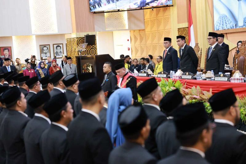 Wali Kota Makassar Moh Ramdhan Pomanto saat menghadiri pelantikan 50 anggota DPRD Makassar terpilih di Makassar, Senin (9/9/2024). ANTARA/HO/Pemkot Makassar