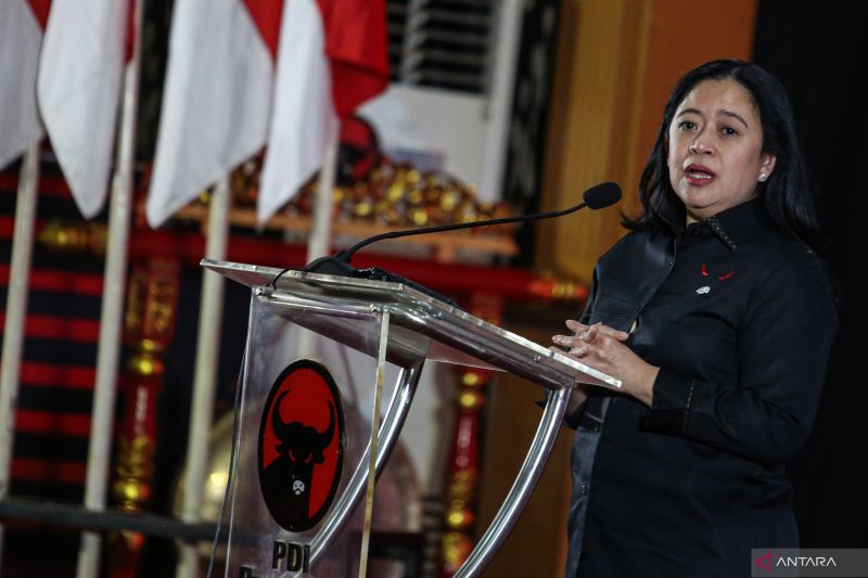 Ketua DPP PDIP Bidang Politik Puan Maharani menyampaikan pidato politiknya pada Rapat Kerja Daerah Khusus (Rakerdasus) di Kantor DPD PDIP Jateng, Semarang, Jawa Tengah, Rabu (4/9/2024). . ANTARA FOTO/Makna Zaezar/tom.
