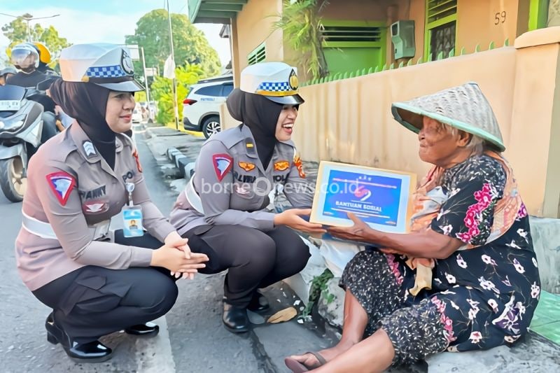 Polresta Bandarlampung Bagikan Sembako untuk Warga Kurang Mampu