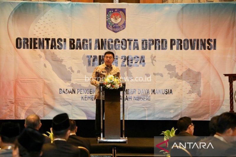 Plt. Sekjen Kemendagri Tomsi Tohir saat membuka Orientasi bagi Anggota DPRD Provinsi di Jakarta, Selasa (10/9/2024). ANTARA/HO-Puspen Kemendagri