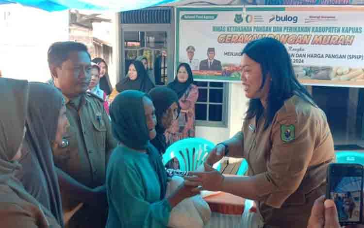 DKPP Kapuas Gelar Gerakan Pangan Murah di Desa Lupak Dalam