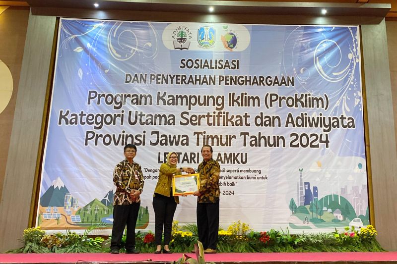 Empat Sekolah di Lumajang Raih Penghargaan Adiwiyata Jatim 2024