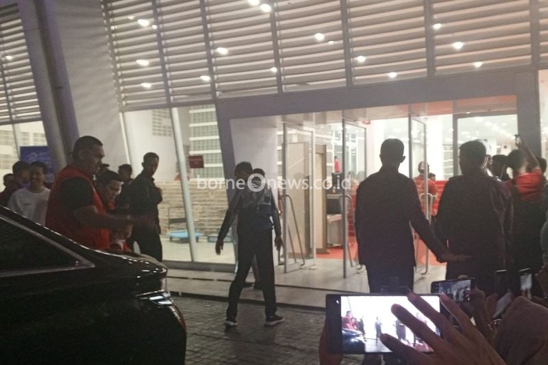 Presiden RI Joko Widodo tiba di SUGBK, Jakarta, Selasa (10/9/2024), untuk menyaksikan laga Timnas Indonesia melawan Australia. ANTARA/Benardy Ferdiansyah