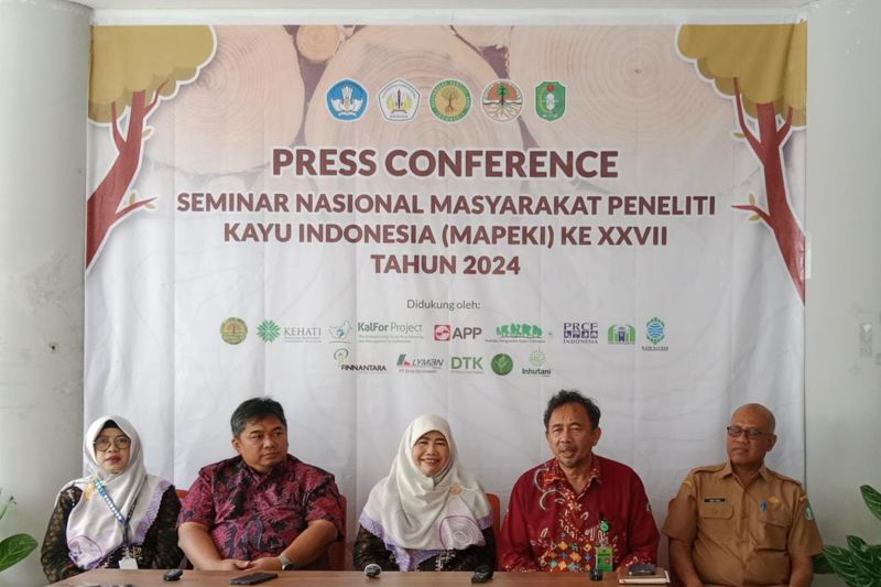 Keberlanjutan Industri Kehutanan Bergantung pada Manajemen Hutan Lestari