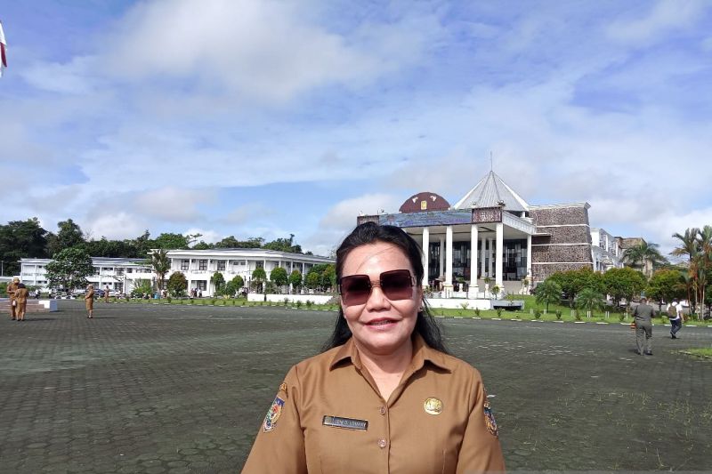 Kepala Dinas Pendidikan Kabupaten Mimika Jenny O. Usmani (ANTARA/Agustina Estevani Janggo)