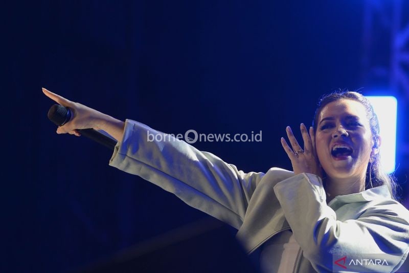 Raisa Tutup Pertandingan Timnas dengan Lagu Kebangsaan Indonesia
