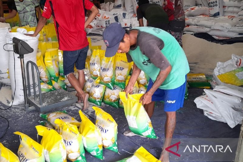 Bapanas: Masyarakat Bisa Beli Beras SPHP 5 Pak Mulai Februari 2026