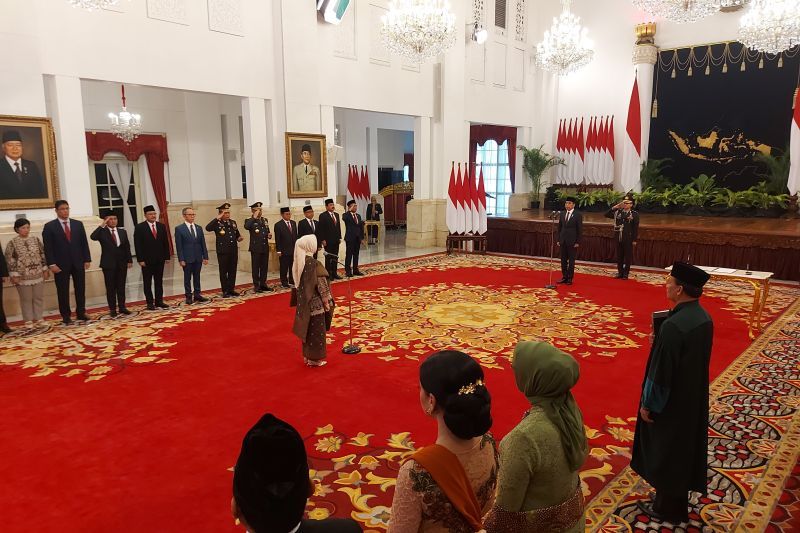 Presiden Jokowi Lantik Aida Suwandi sebagai Anggota LPS
