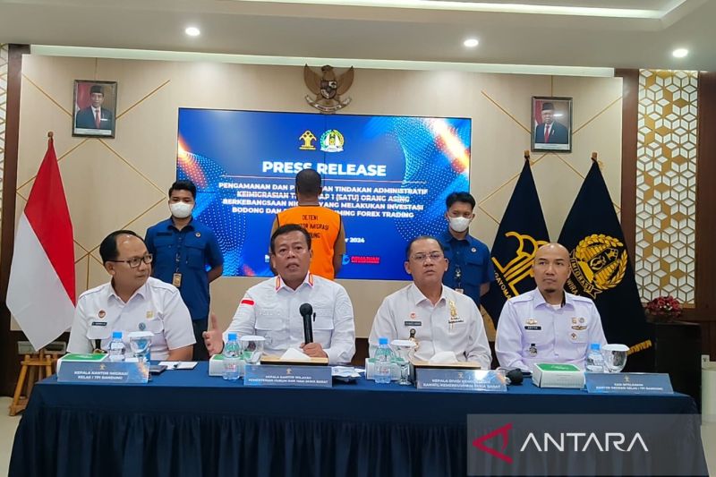 WNA Nigeria Ditangkap di Bandung, Diduga Lakukan Investasi Bodong