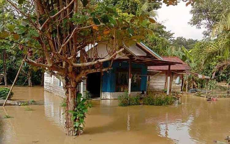 Sejumlah Desa di Kecamatan Pematang Karau Mulai Kebanjiran