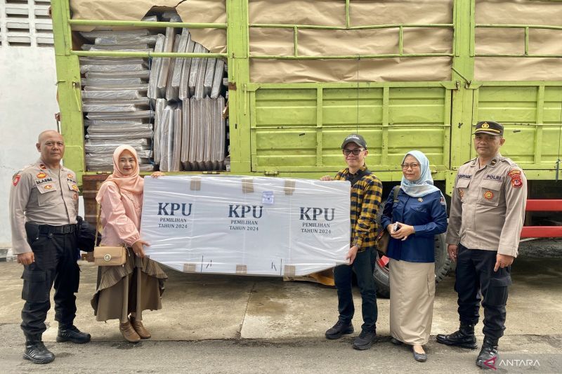 KPU Kota Bandung Terima Bilik Suara Perdana untuk Pilkada 2024