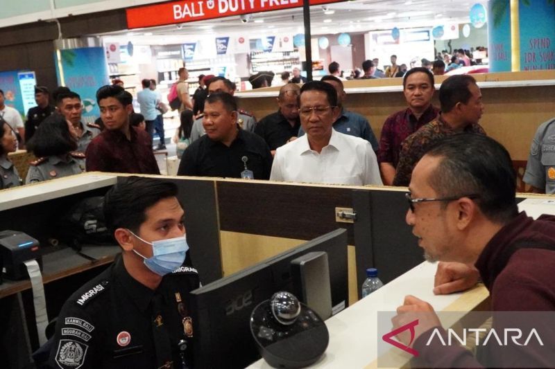 Menkumham Serahkan DIM RUU Keimigrasian kepada DPR RI untuk Pembahasan