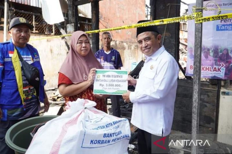 Pemkot Banjarmasin Salurkan Bantuan untuk Korban Kebakaran