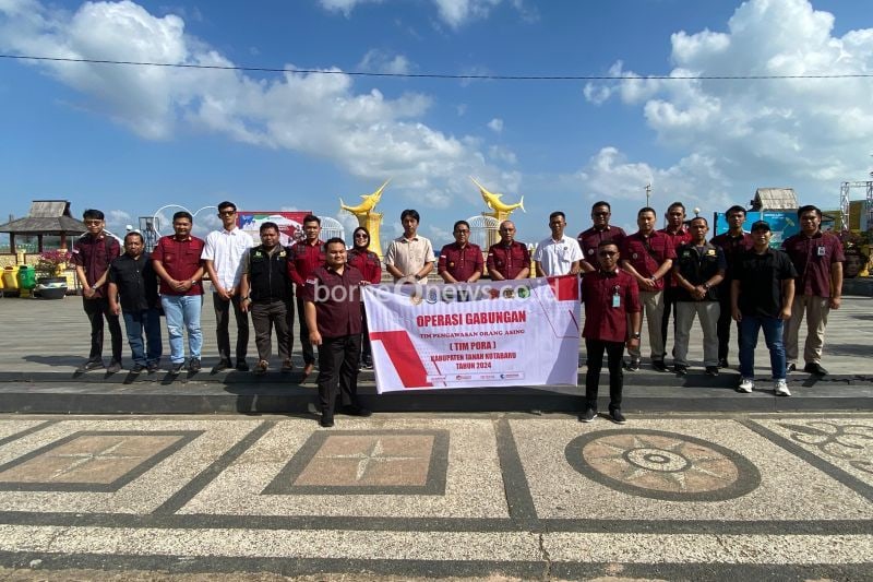 Imigrasi Batulicin tingkatkan pengawasan orang asing di Kotabaru. ANTARA/HO-Imigrasi Batulicin.