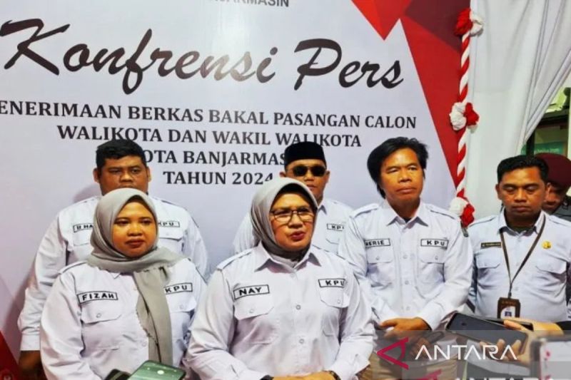 Jajaran anggota KPU Kota Banjarmasin saat memberikan keterangan terkait Pilkada serentak 2024 beberapa waktu lalu. (ANTARA/Dokumen Antara)