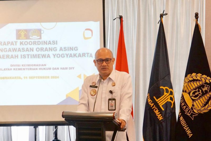 Kepala Kanwil Kemenkumham DIY Agung Rektono Seto membuka Rapat Koordinasi Timpora DIY di Yogyakarta, Rabu (11/9/2024) (ANTARA/HO-Kemenkumham DIY)
