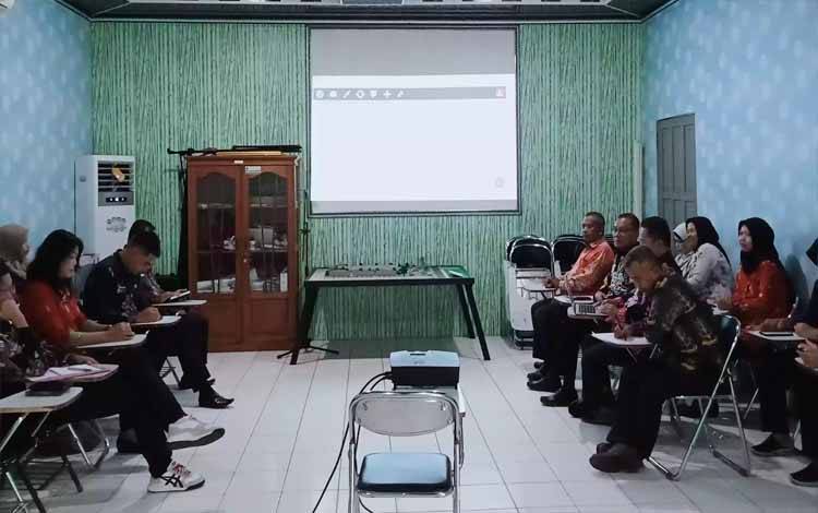 Dinkes Kapuas Adakan Sosialisasi Budaya Kerja BERAKHLAK