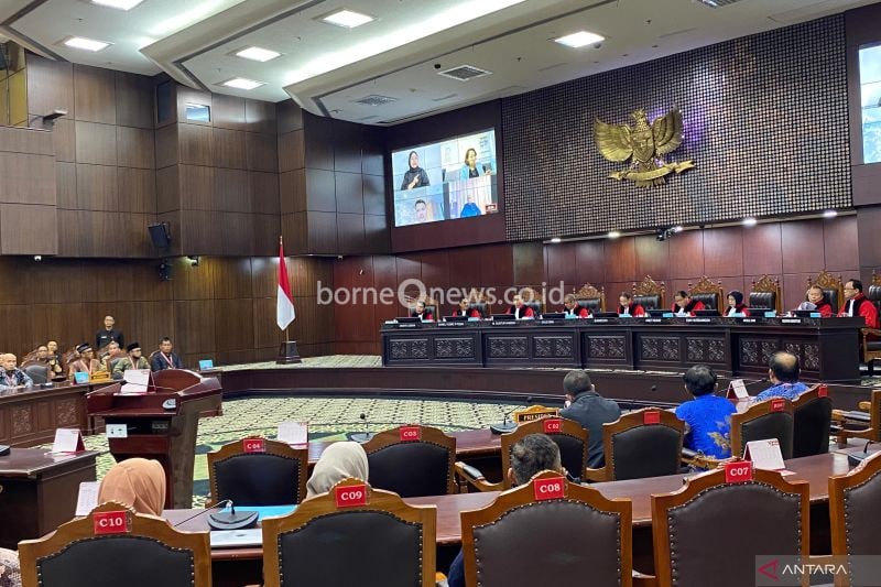 Sidang pengucapan putusan di Ruang Sidang Pleno Mahkamah Konstitusi, Jakarta, Kamis (12/9/2024). (ANTARA/Fath Putra Mulya)