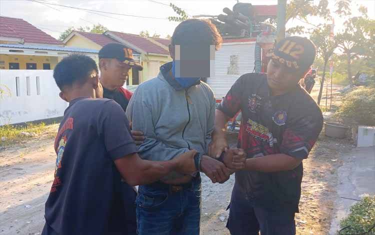 ODGJ Hendak Serang Tetangga dengan Tombak, Dievakuasi ke RSJ Kalawa Atei