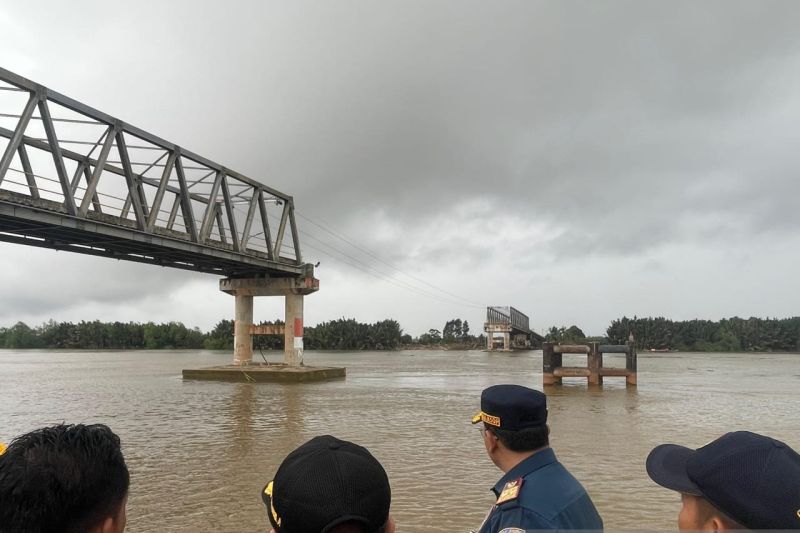 Kantor Kesyahbandaran dan Otoritas Pelabuhan (KSOP) menyatakan bahwa jalur sungai dekat Jembatan Lalan, Musi Banyuasin (Muba) sudah kembali normal setelah sempat ditutup karena puing-puing runtuhnya jembatan pada ditabrak ponton batubara 12 Agustus 2024. (ANTARA/ HO- KSOP Palembang)