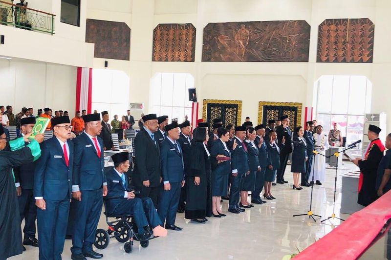 Pelantikan 25 Anggota DPRD Kaimana Periode 2024-2029 Berlangsung Sukses