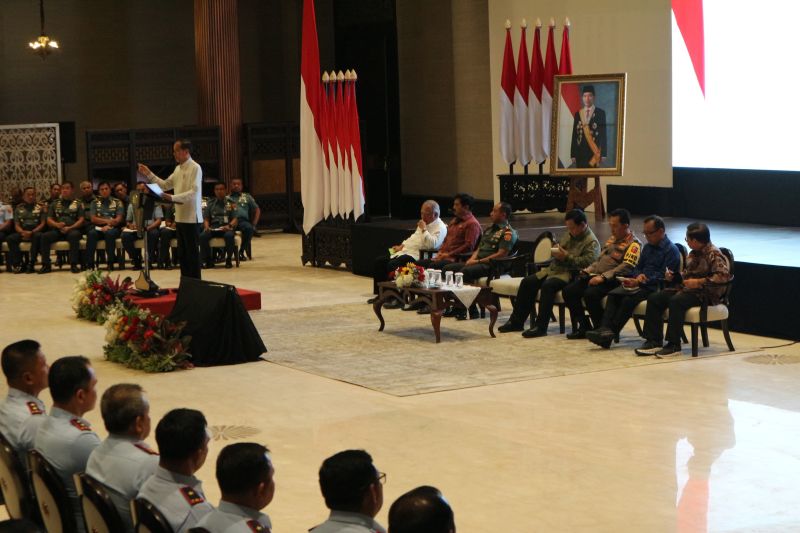 Presiden Jokowi Ajak Pejabat TNI/Polri Lihat Progres IKN