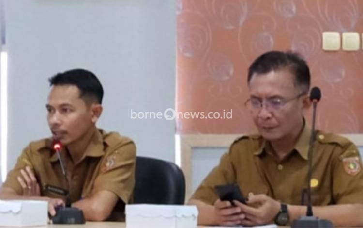 Inspektur Pembantu II bersama Kepala Bidang Anggaran membuka sekaligus memimpin sosialisasi. (Foto : ISTIMEWA)