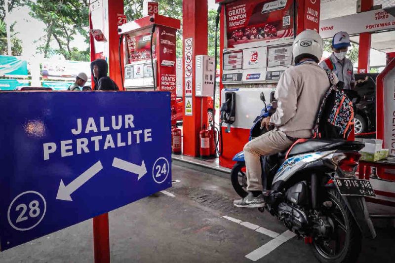 Seorang pengendara mengatre BBM Pertalite di SPBU. ANTARA/HO-Humas Pertamina Patra Niaga