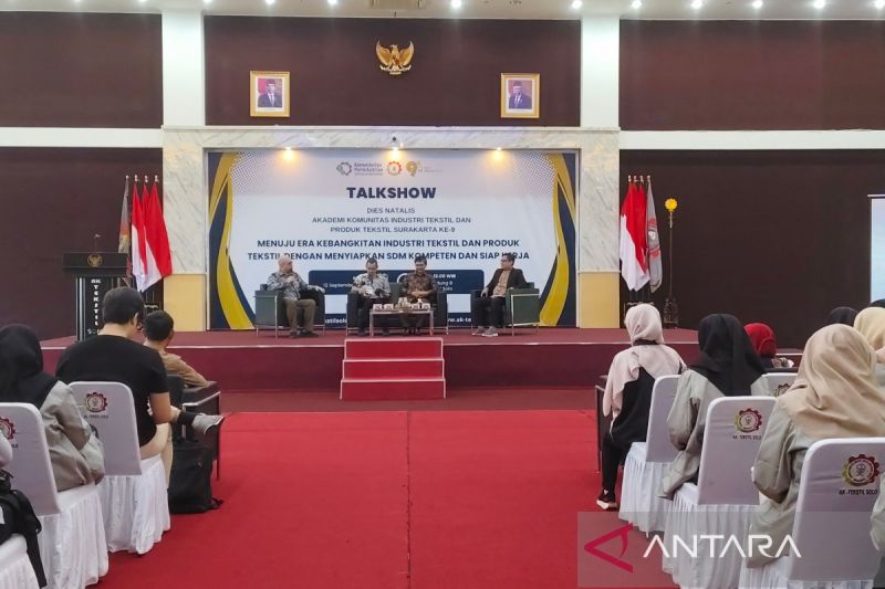 AK Tekstil Surakarta Siap Penuhi Kebutuhan Tenaga Kerja Industri
