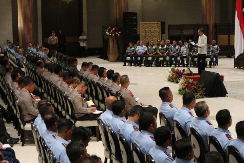 Peran TNI dan Polri dalam Menjaga Stabilitas Nasional Indonesia