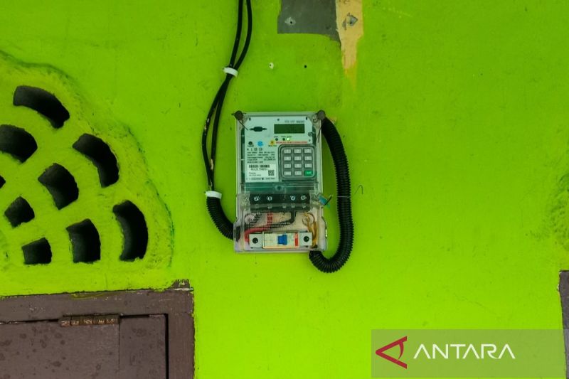 Pemprov Kepri Realisasikan Listrik Gratis untuk 1.300 Rumah Tangga di Natuna