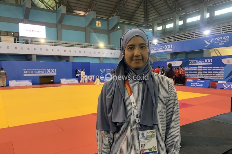 Technical Delegate Judo Ira Purnama Sari usai laga final nomor perorangan cabang olahraga judo PON XXI Aceh-Sumut 2024 di Banda Aceh, Kamis (12/9/2024). ANTARA/Mario Sofia Nasution