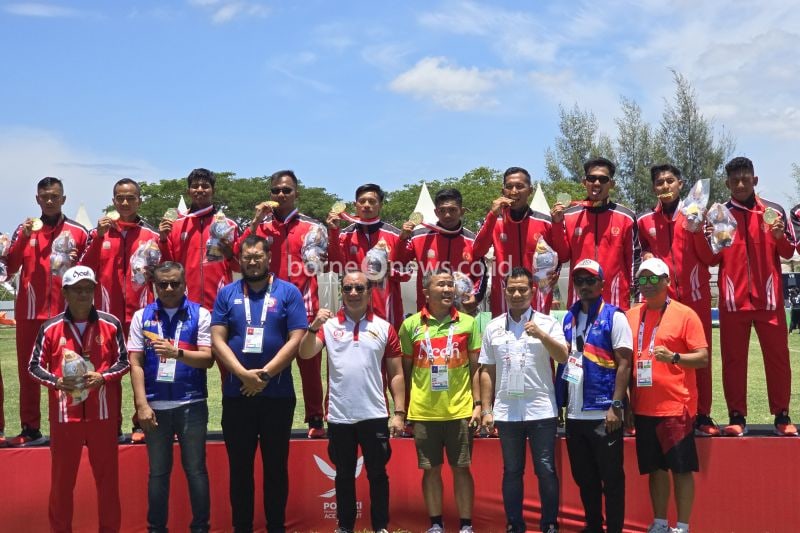 Tim putra Aceh meraih medali emas PON 2024 dari cabang rugby x setelah kalahkan Kalimantan Timur di final yang digelar di Lapangan Lambung, Banda Aceh pada Kamis (12/9/2024). ANTARA/Hendri Sukma Indrawan