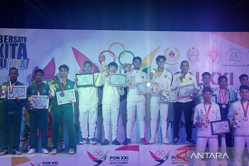 Lampung raih medali emas pada cabang tenis meja nomor beregu putra di ajang PON XXI Aceh-Sumatera Utara. (ANTARA/Aditya Ramadhan)