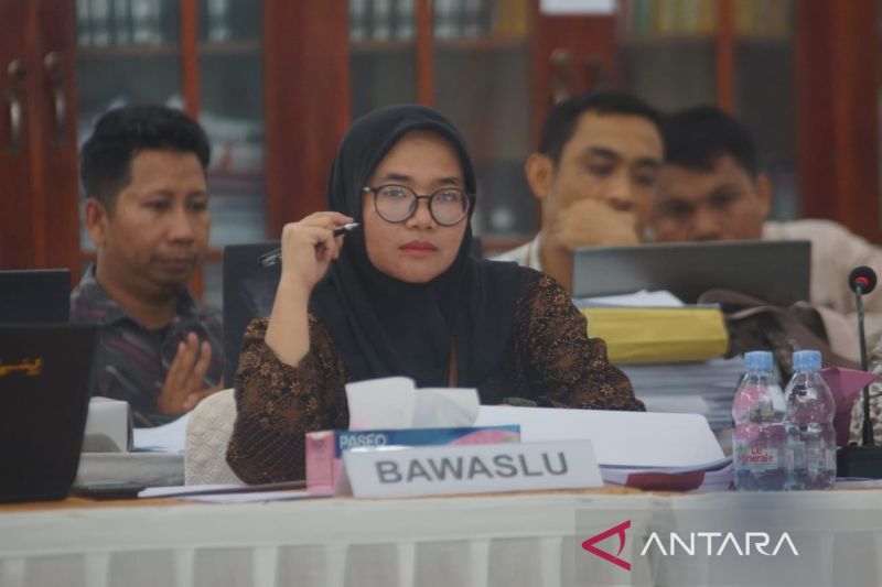 Ketua Bawaslu Kota Bima Atina. ANTARA/Nur Imansyah