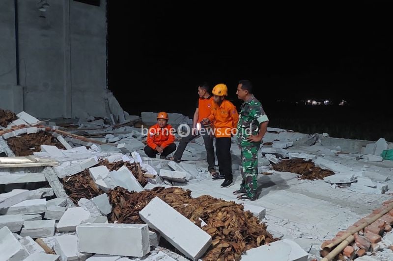 Angin Kencang Robohkan Gudang Tembakau, Satu Orang Meninggal