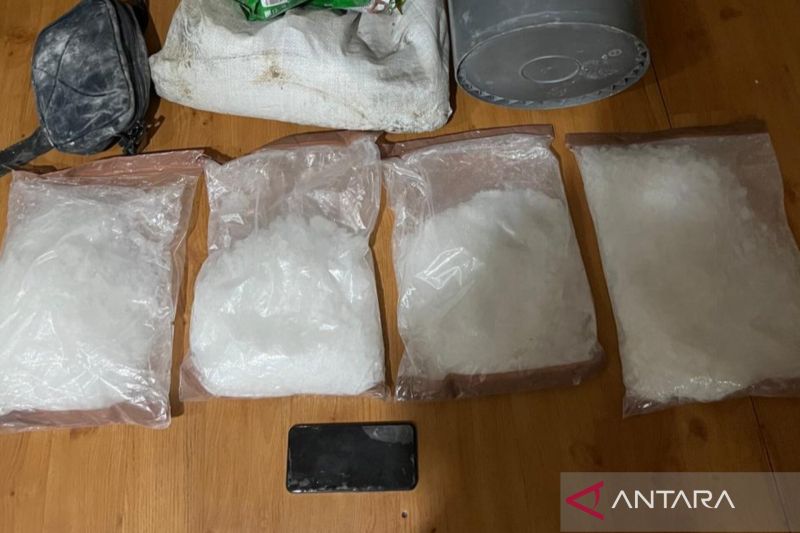 Direktorat Polairud Polda Kalimantan Utara berhasil mengamankan enam kilogram sabu asal Tawau, Malaysia dengan satu tersangka di Tarakan. (ANTARA/HO-Humas Polda Kaltara)